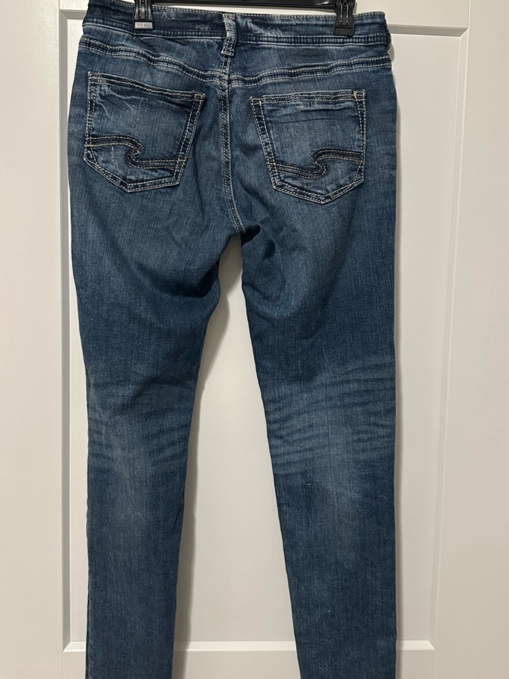 Silver Jeans Women's Straight Leg Jeans in Dark Blue